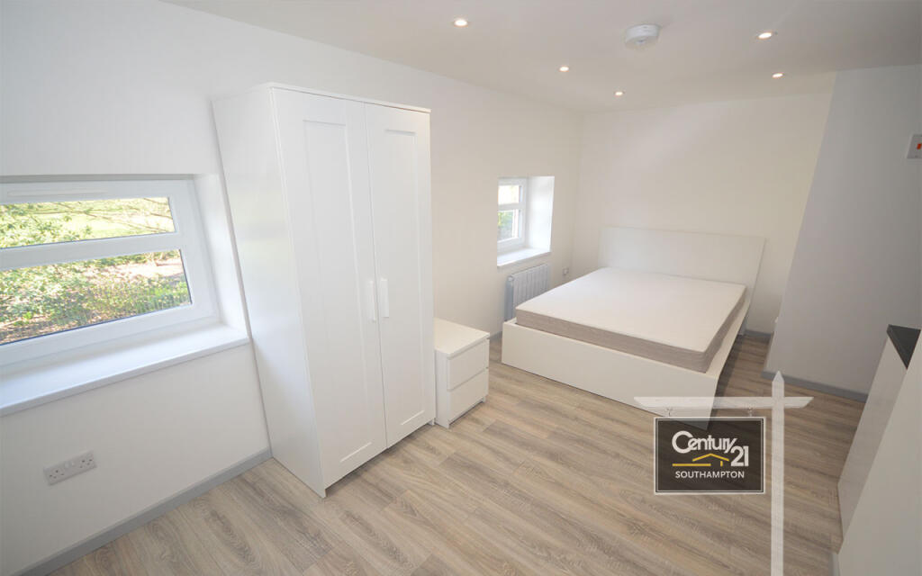 4 bed Studio for rent in Southampton. From Century21 Southampton - Southampton