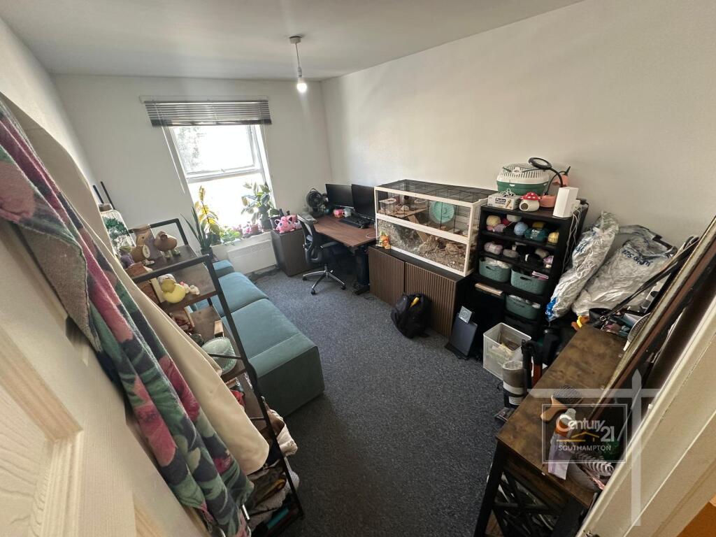 2 bed 1st Floor Flat for rent in Southampton. From Century21 Southampton - Southampton
