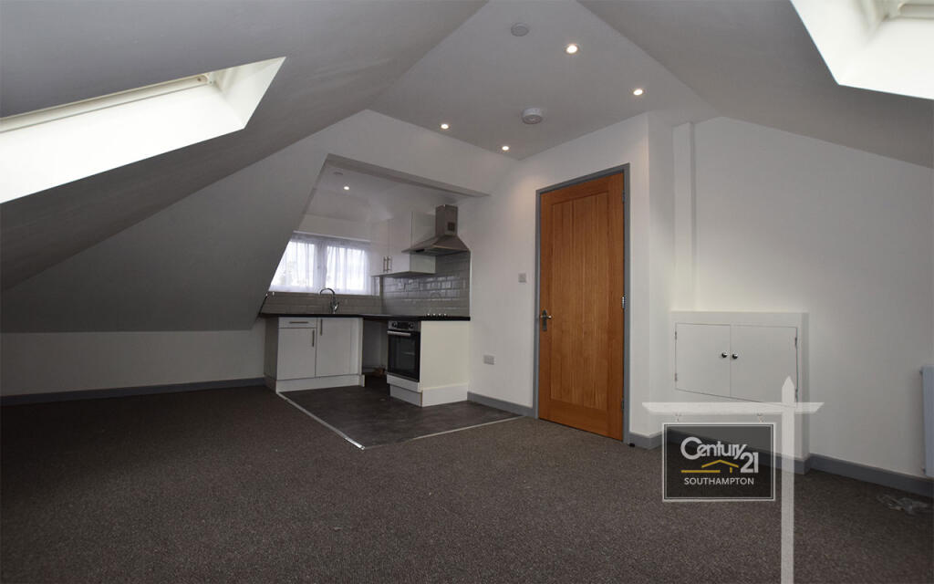 2 bed 1st Floor Flat for rent in Southampton. From Century21 Southampton - Southampton