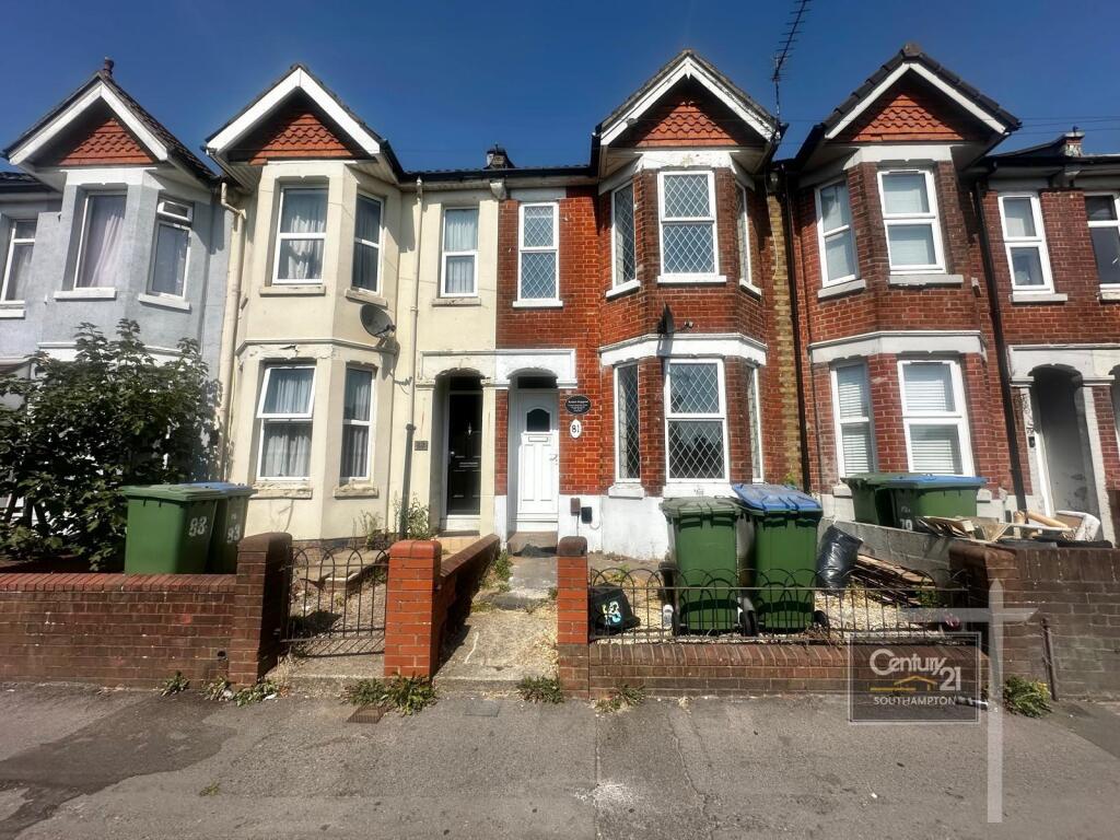 4 bed Mid Terraced House for rent in Rownhams. From Century21 Southampton - Southampton 4 bed Mid Terraced House for rent in Rownhams. From Century21 Southampton - Southampton