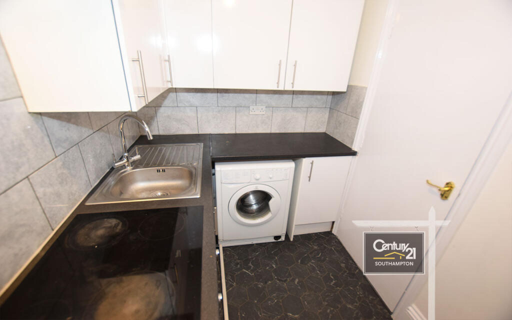 2 bed 1st Floor Flat for rent in Southampton. From Century21 Southampton - Southampton
