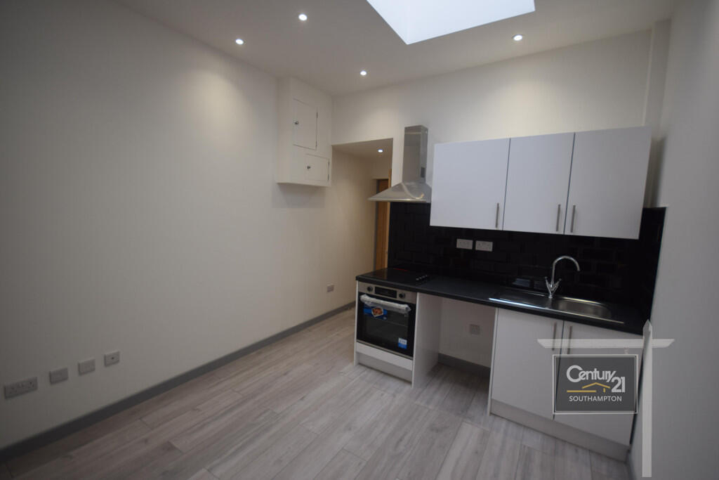 1 bed 1st Floor Flat for rent in Southampton. From Century21 Southampton - Southampton 1 bed 1st Floor Flat for rent in Southampton. From Century21 Southampton - Southampton