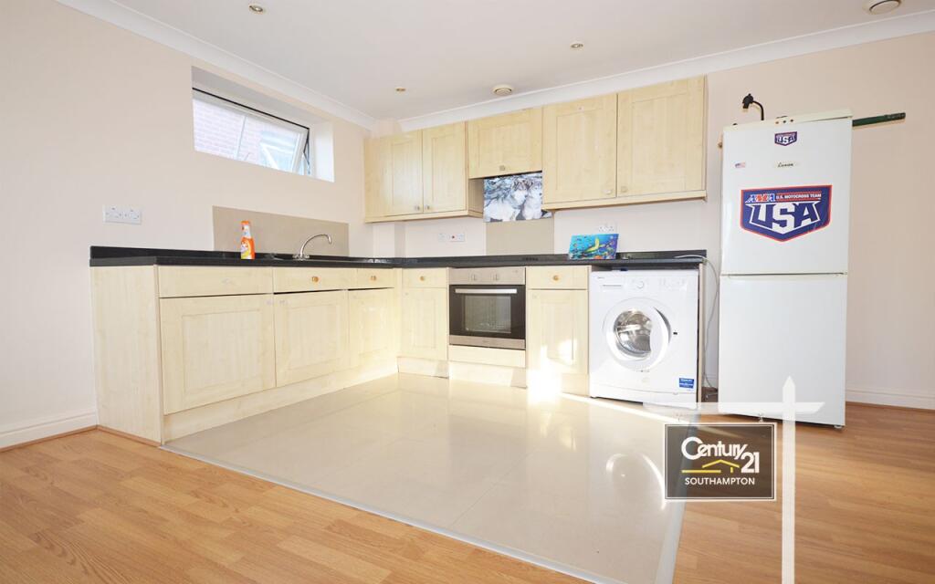 2 bed 1st Floor Flat for rent in Southampton. From Century21 Southampton - Southampton