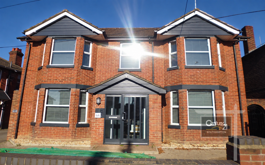 1 bed 1st Floor Flat for rent in Eastleigh. From Century21 Southampton - Southampton