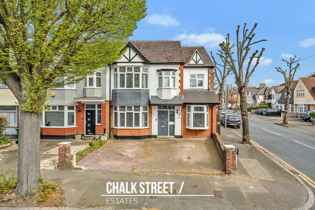 4 bed End of Terrace for rent in Hornchurch. From Chalk Street Estates - Havering