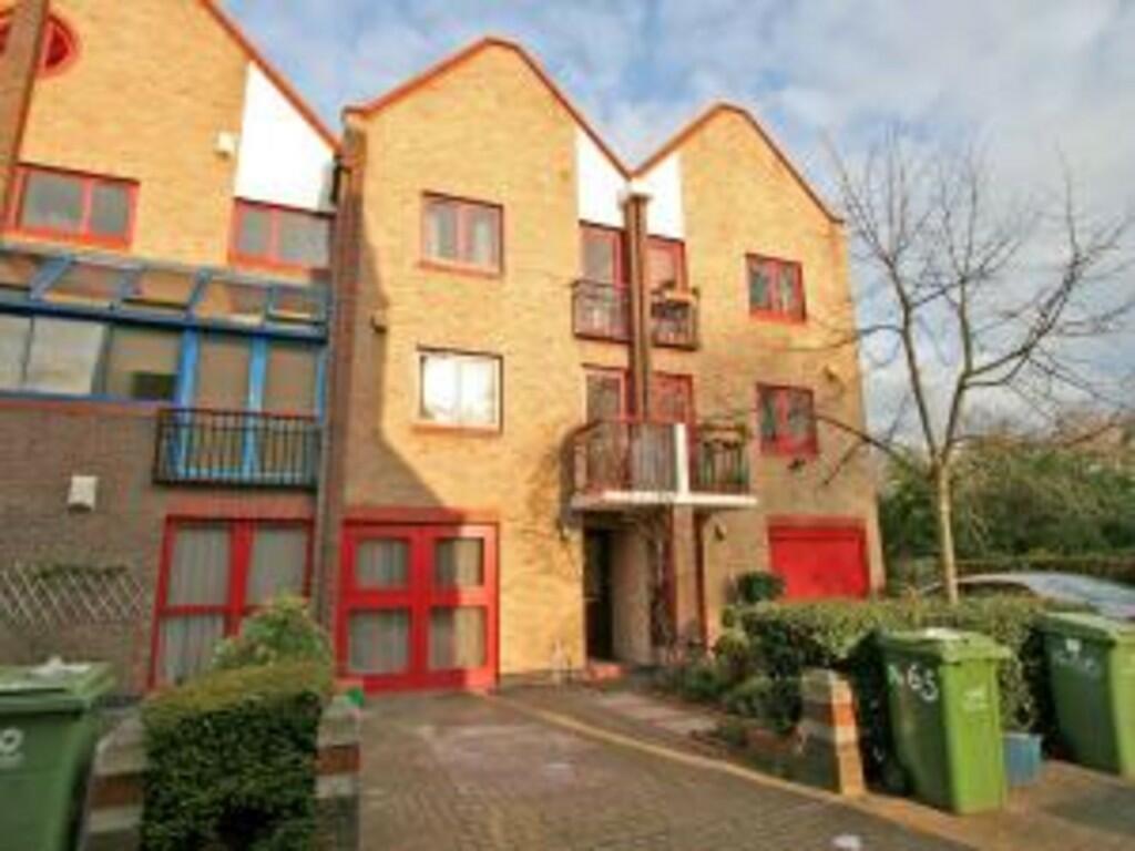 6 bed Town House for rent in London. From Chanin Estates - London