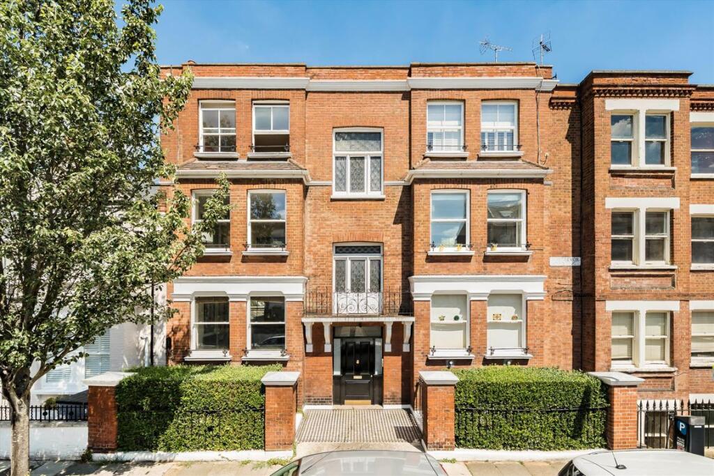 3 bed 1st Floor Flat for rent in London. From Chard - Fulham