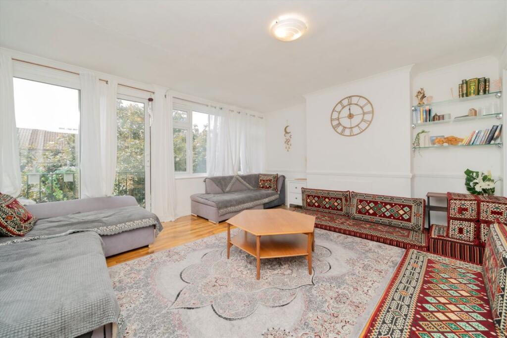 3 bed Annexe for rent in Fulham. From Chard - Fulham