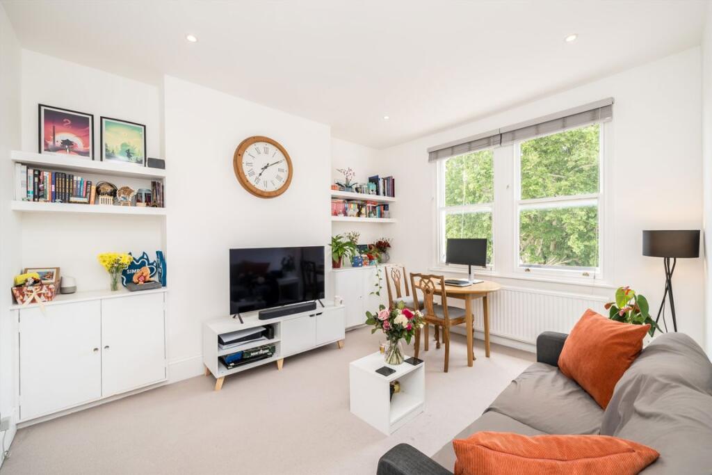 1 bed 1st Floor Flat for rent in London. From Chard - Fulham