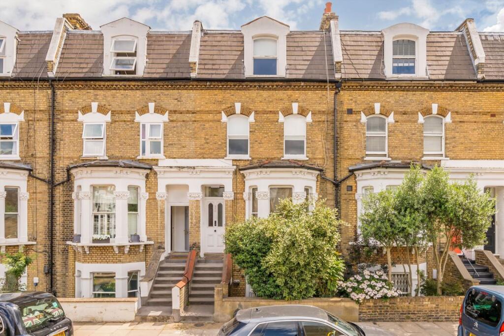 3 bed 1st Floor Flat for rent in Fulham. From Chard - Fulham