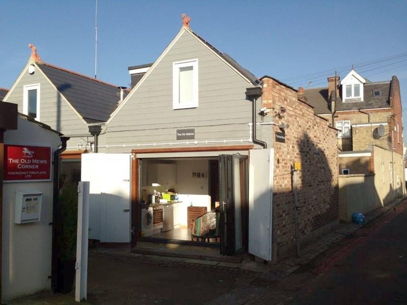 1 bed Mid Terraced House for rent in London. From Chas R Lowe Estates - East Barnet