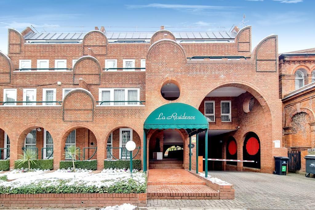 2 bed Apartment for rent in London. From Chase Buchanan - Isleworth & Osterley