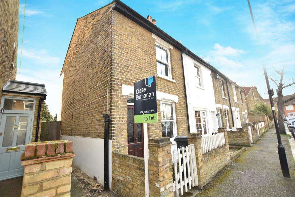 2 bed Cottage for rent in Isleworth. From Chase Buchanan - Isleworth & Osterley