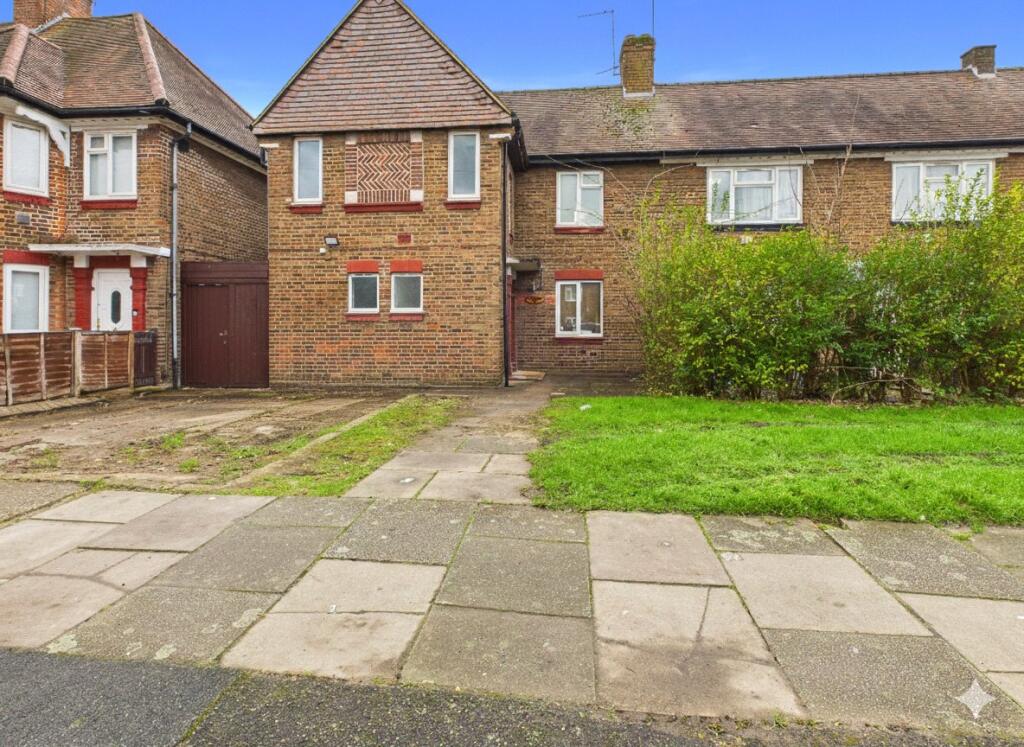 4 bed End of Terrace for rent in Hounslow. From Chase Buchanan - Isleworth & Osterley 4 bed End of Terrace for rent in Hounslow. From Chase Buchanan - Isleworth & Osterley