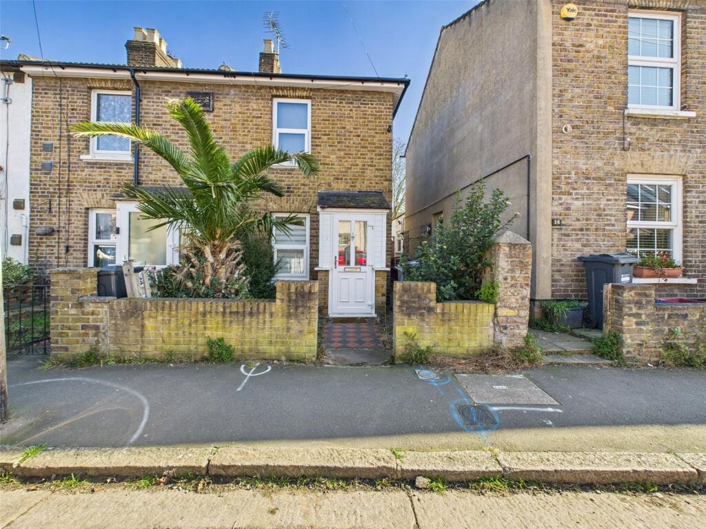 2 bed End of Terrace for rent in Hounslow. From Chase Buchanan - Isleworth & Osterley