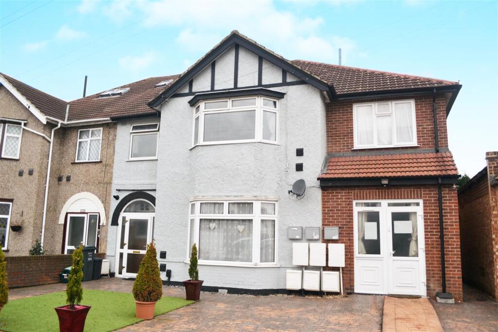 1 bed Apartment for rent in Hounslow. From Chase Buchanan - Isleworth & Osterley 1 bed Apartment for rent in Hounslow. From Chase Buchanan - Isleworth & Osterley