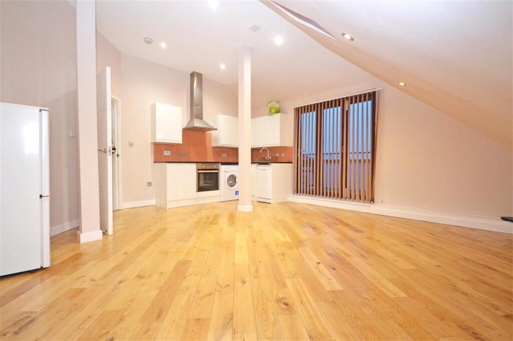 2 bed Apartment for rent in Isleworth. From Chase Buchanan - Isleworth & Osterley