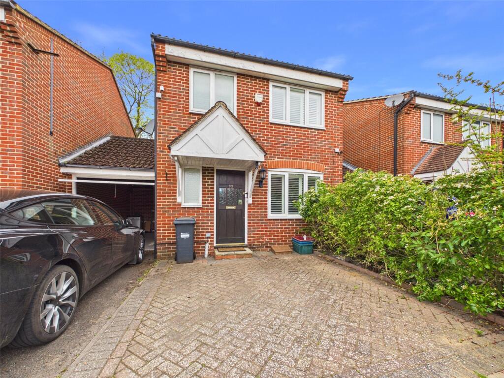 3 bed Link detached for rent in Isleworth. From Chase Buchanan - Isleworth & Osterley 3 bed Link detached for rent in Isleworth. From Chase Buchanan - Isleworth & Osterley