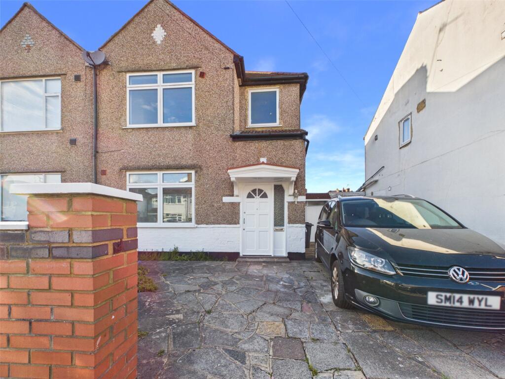 3 bed Detached for rent in Hounslow. From Chase Buchanan - Isleworth & Osterley