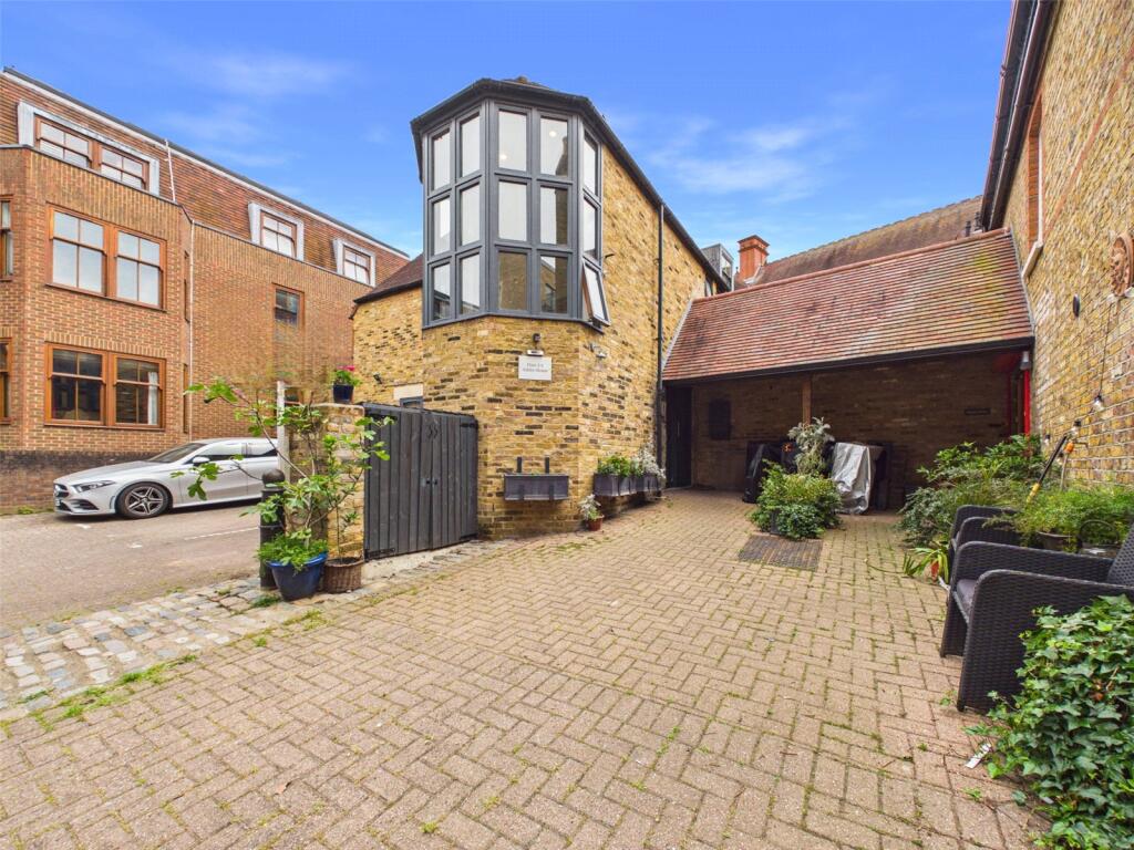 1 bed Apartment for rent in Isleworth. From Chase Buchanan - Isleworth & Osterley