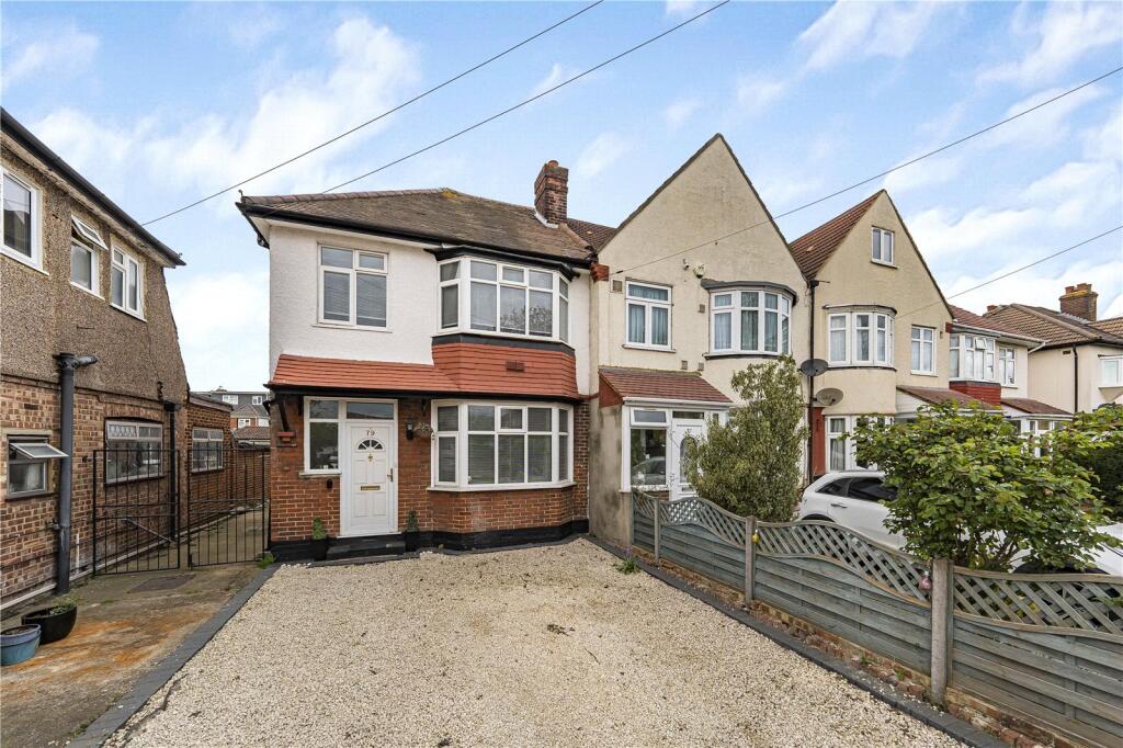 4 bed End of Terrace for rent in Isleworth. From Chase Buchanan - Isleworth & Osterley