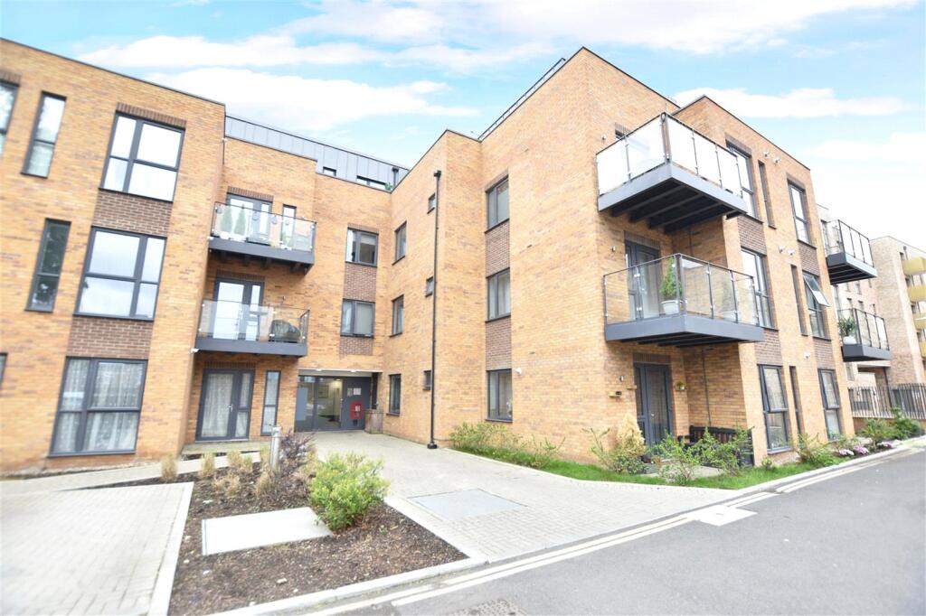 1 bed Apartment for rent in Hounslow. From Chase Buchanan - Isleworth & Osterley