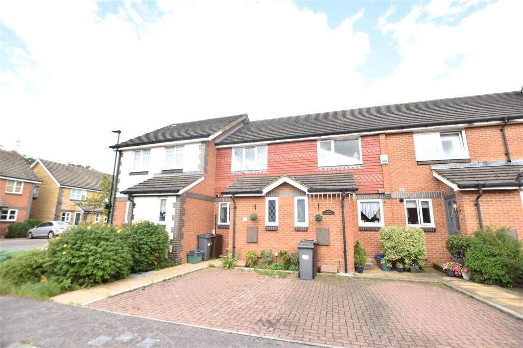 2 bed Mid Terraced House for rent in Isleworth. From Chase Buchanan - Isleworth & Osterley