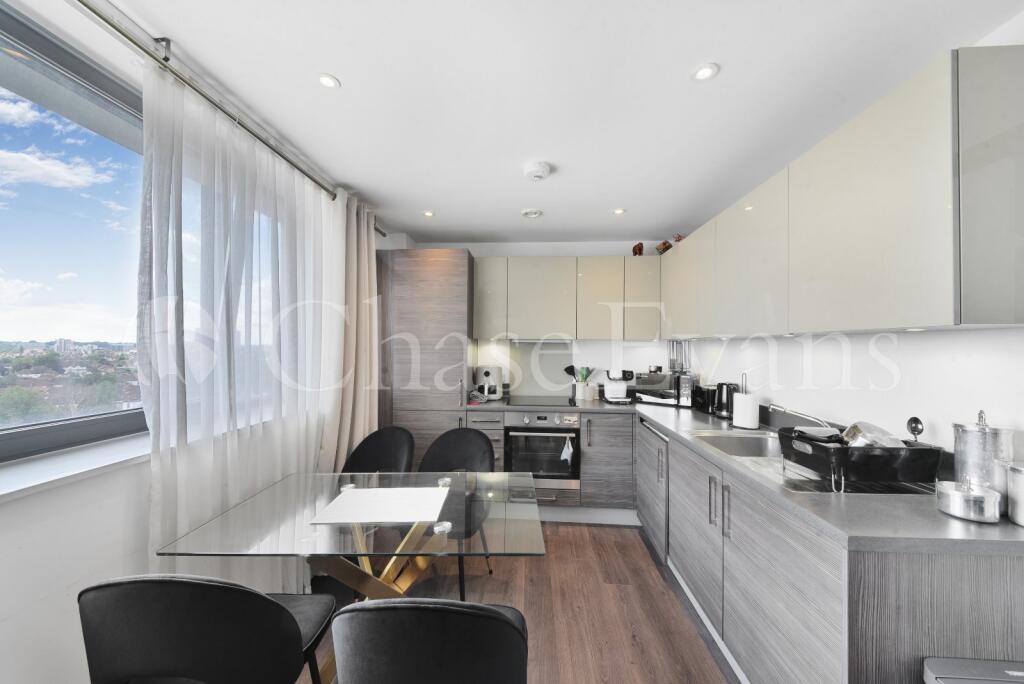 3 bed 1st Floor Flat for rent in London. From Chase Evans - City & Aldgate 3 bed 1st Floor Flat for rent in London. From Chase Evans - City & Aldgate