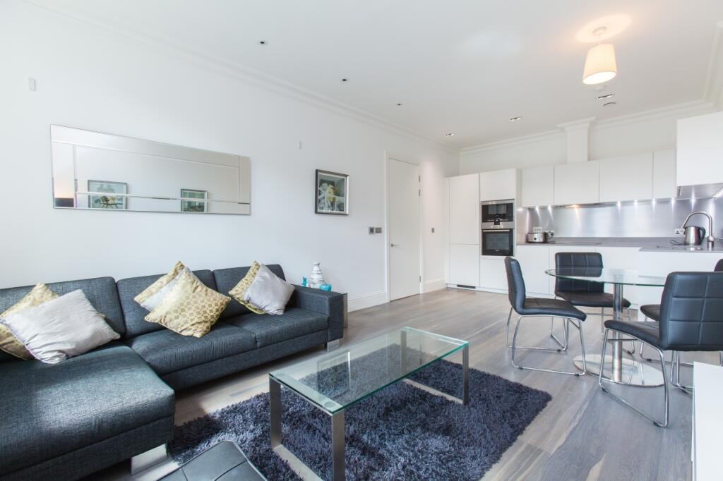 1 bed 1st Floor Flat for rent in Stepney. From Chase Evans - City & Aldgate