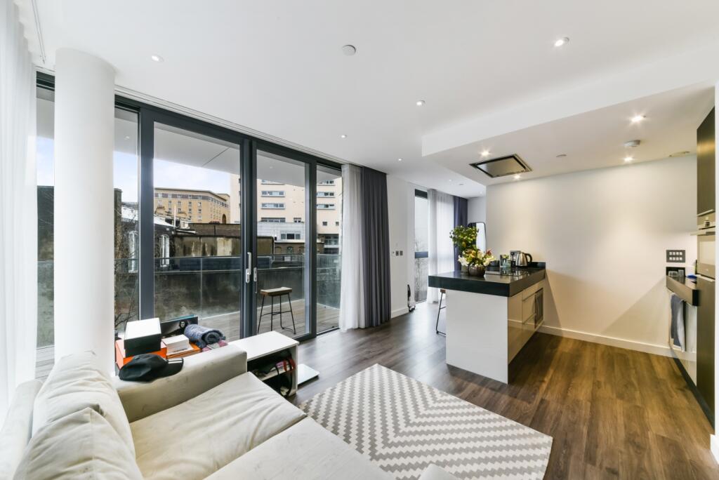 4 bed 1st Floor Flat for rent in London. From Chase Evans - City & Aldgate 4 bed 1st Floor Flat for rent in London. From Chase Evans - City & Aldgate