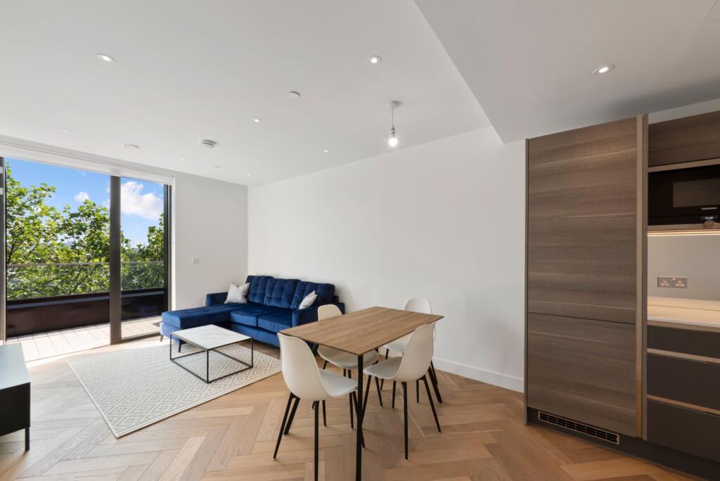 1 bed 1st Floor Flat for rent in London. From Chase Evans - City & Aldgate