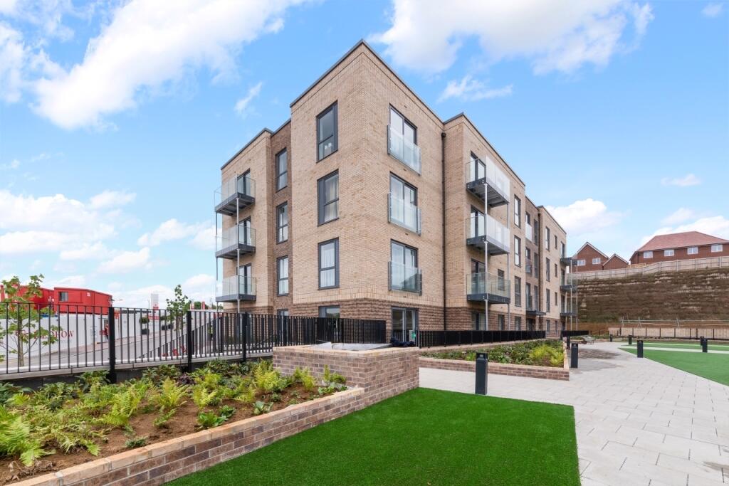 2 bed 1st Floor Flat for rent in London. From Chase Evans - City & Aldgate