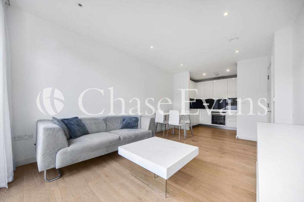 2 bed 1st Floor Flat for rent in London. From Chase Evans - City & Aldgate