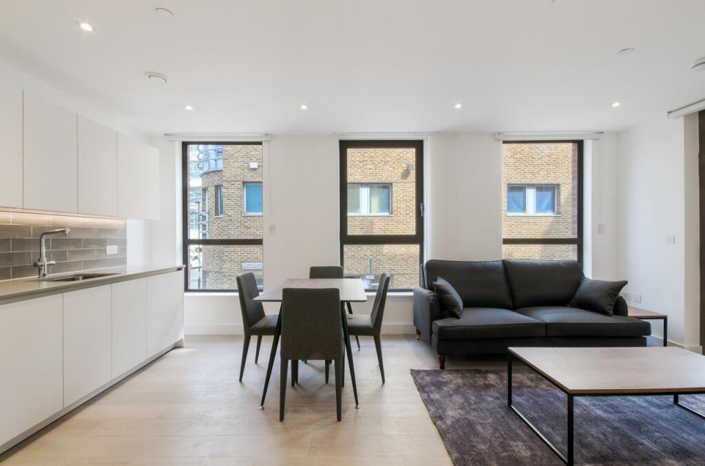 1 bed 1st Floor Flat for rent in Stepney. From Chase Evans - City & Aldgate
