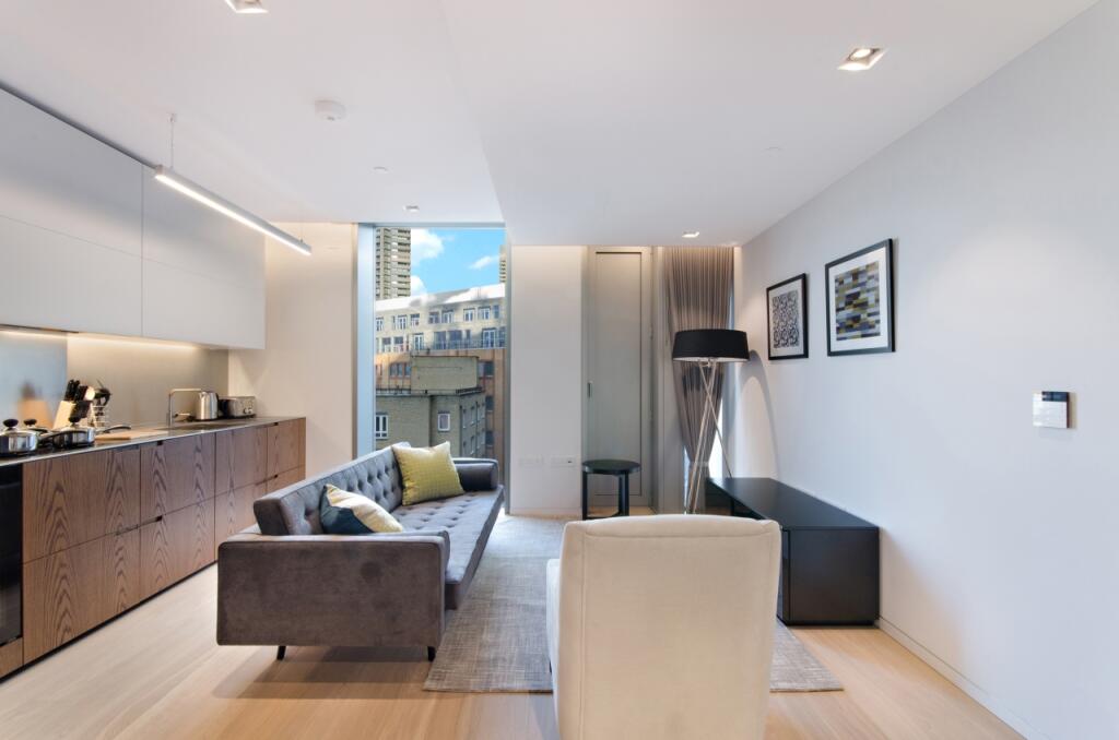 1 bed 1st Floor Flat for rent in London. From Chase Evans - City & Aldgate