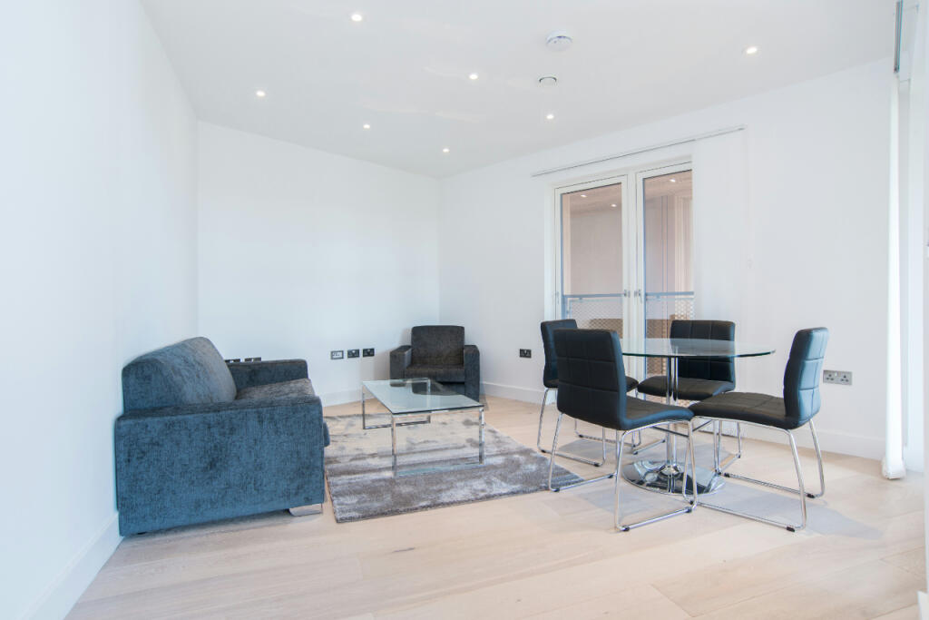 2 bed 1st Floor Flat for rent in London. From Chase Evans - City & Aldgate