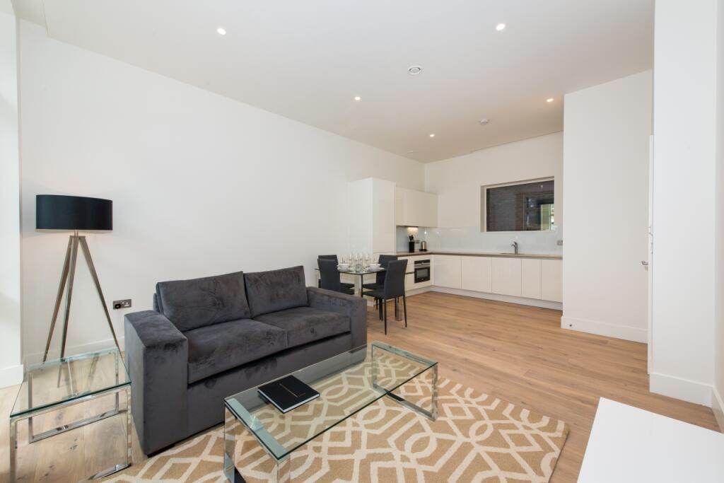 1 bed 1st Floor Flat for rent in Kensington. From Chase Evans - City & Aldgate