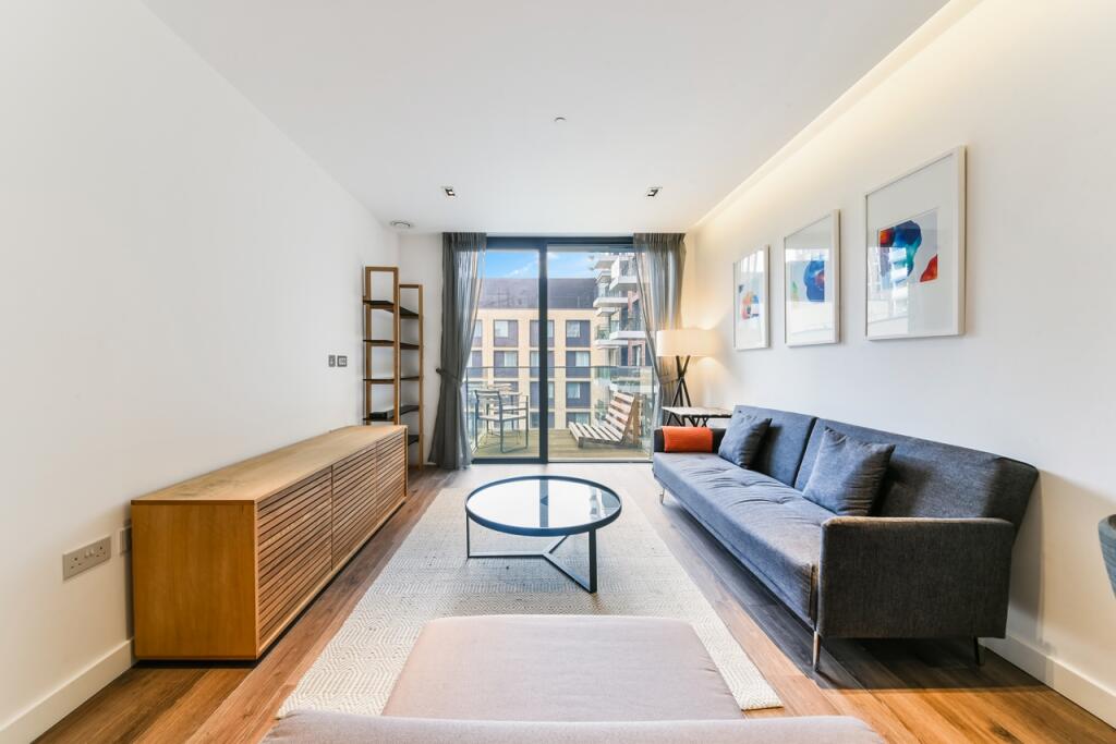 1 bed 1st Floor Flat for rent in Stepney. From Chase Evans - City & Aldgate
