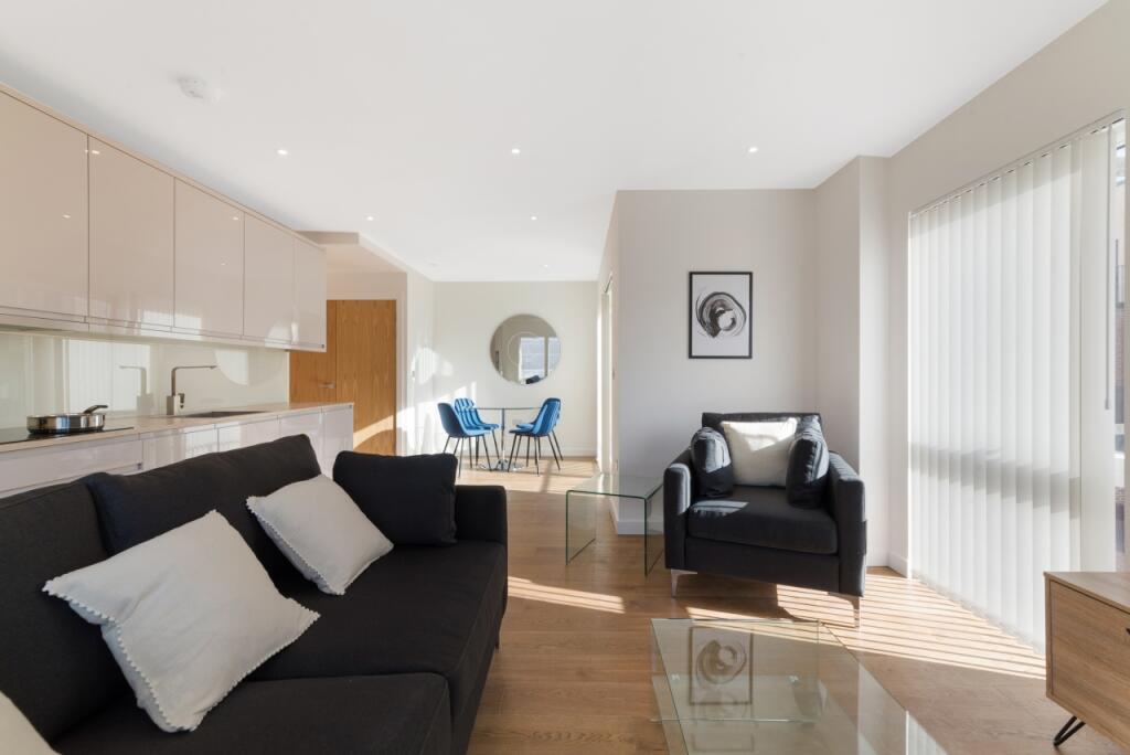 2 bed 1st Floor Flat for rent in Hendon. From Chase Evans - City & Aldgate