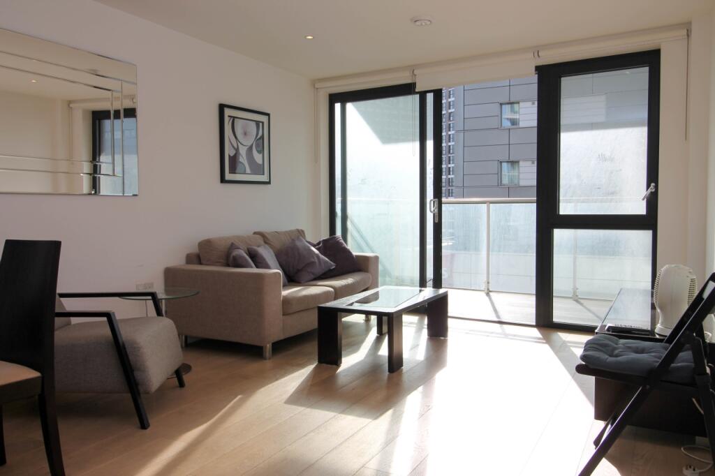 2 bed 1st Floor Flat for rent in Stepney. From Chase Evans - City & Aldgate
