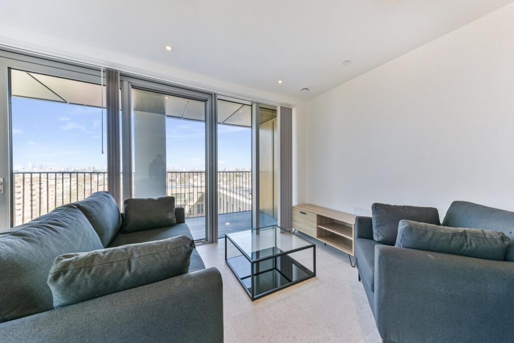 1 bed 1st Floor Flat for rent in Stepney. From Chase Evans - City & Aldgate