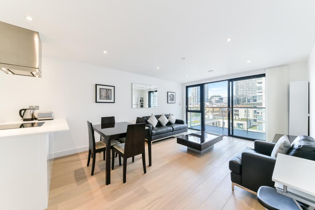 2 bed 1st Floor Flat for rent in Stepney. From Chase Evans - City & Aldgate