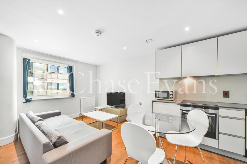 4 bed 1st Floor Flat for rent in London. From Chase Evans - City & Aldgate