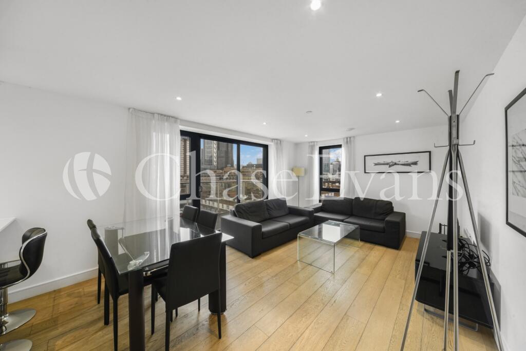 3 bed 1st Floor Flat for rent in London. From Chase Evans - City & Aldgate