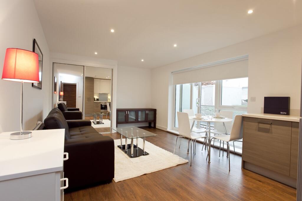 4 bed 1st Floor Flat for rent in Acton. From Chase Evans - City & Aldgate