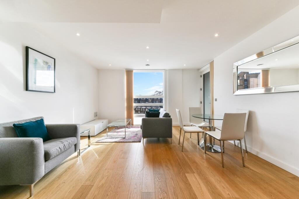 1 bed 1st Floor Flat for rent in Kensington. From Chase Evans - City & Aldgate