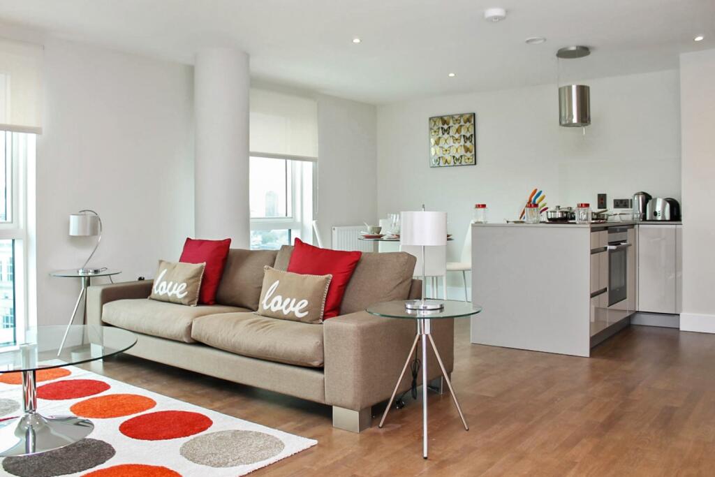 2 bed 1st Floor Flat for rent in Stepney. From Chase Evans - City & Aldgate