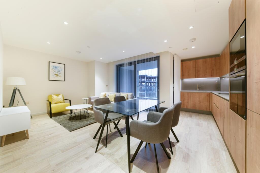 2 bed 1st Floor Flat for rent in Camden Town. From Chase Evans - City & Aldgate
