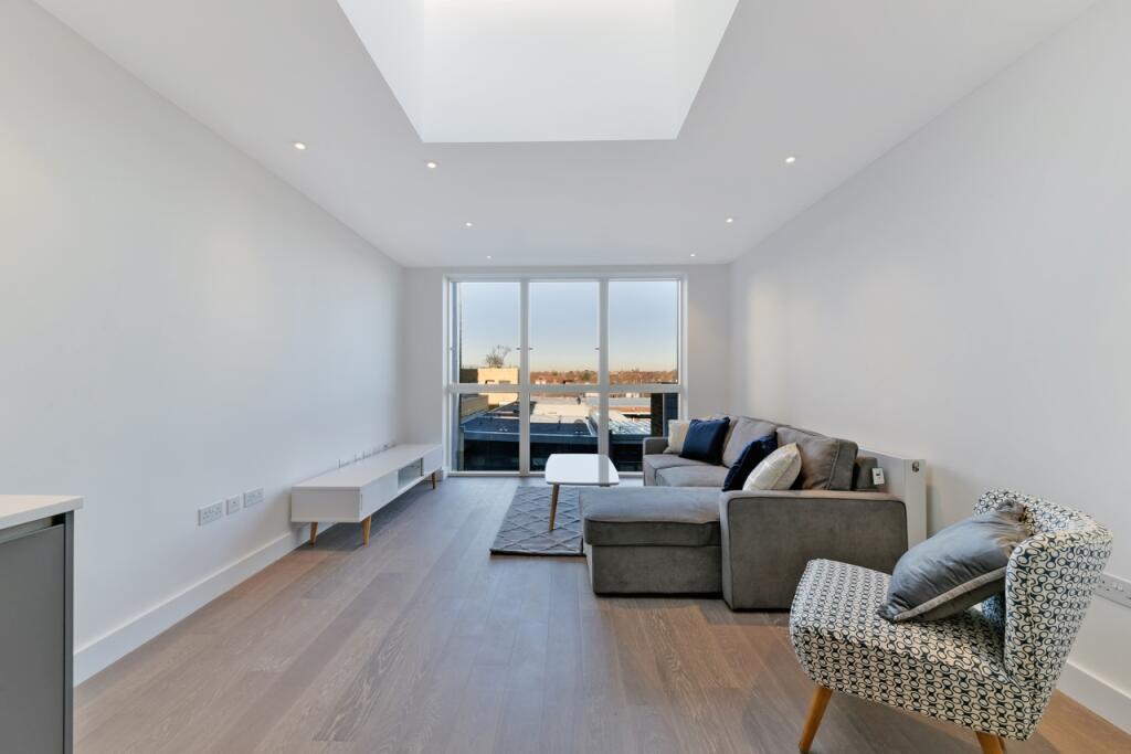 1 bed 1st Floor Flat for rent in London. From Chase Evans - City & Aldgate