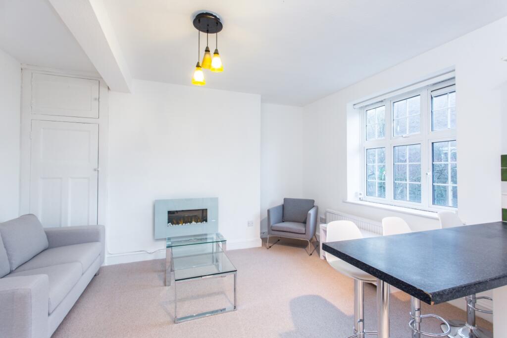 2 bed 1st Floor Flat for rent in London. From Chase Evans - City & Aldgate